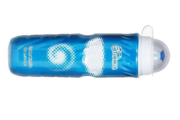Бутылочка пластиковая 750мл, "Термос" (4 цвета в ящике: 50синих, 15красн, 15сер, 20зел.).                                                                                                                                                                 